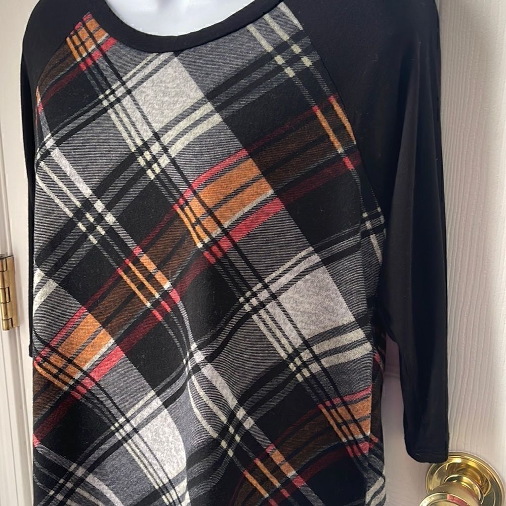 Striped/plaid shirt - Picture 2 of 3